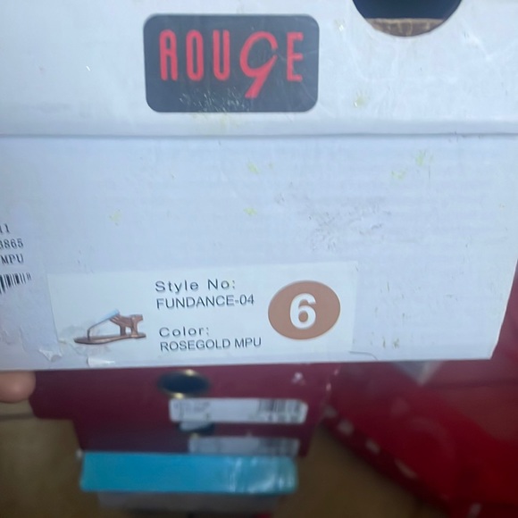 Sandals - Picture 1 of 2